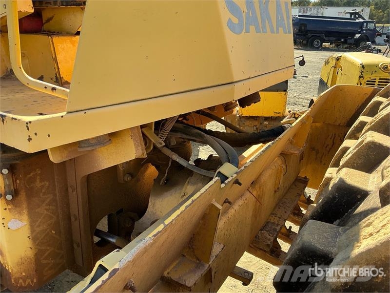 Sakai SV510T Padfoot Drum Compactor مداحل أحادية الأسطوانة