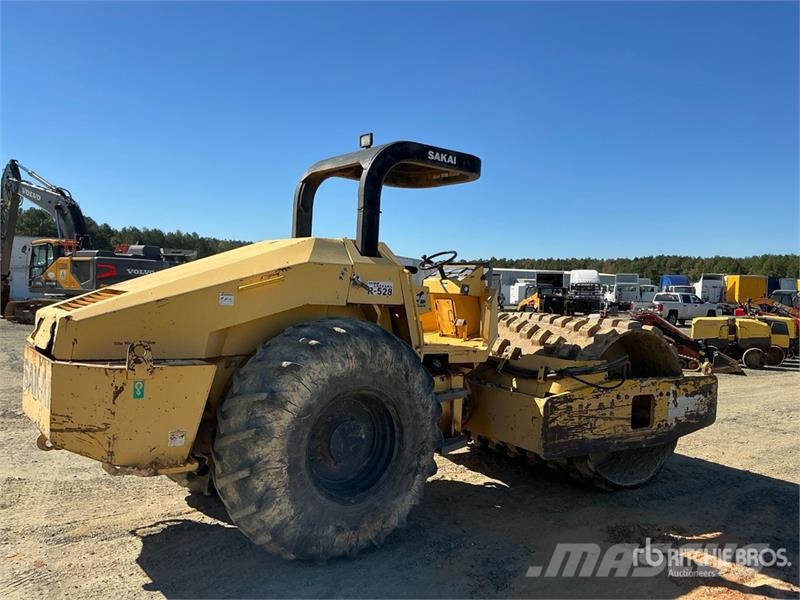 Sakai SV510T Padfoot Drum Compactor مداحل أحادية الأسطوانة