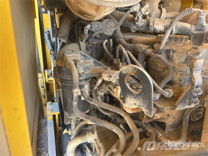 Sakai SV540 Padfoot Drum Compactor (Inoperable) Tek tamburlu silindirler