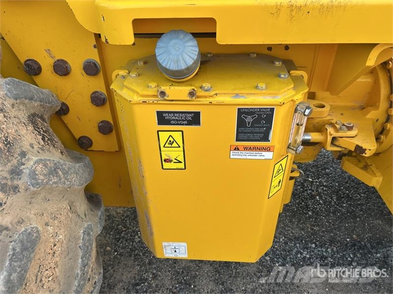 Sakai SV544 Padfoot Drum Compactor Еднобарабанни ролки