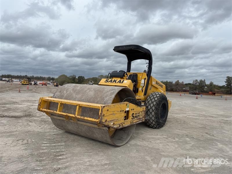 Sakai SV544D Smooth Drum Compactor 单轮压路机