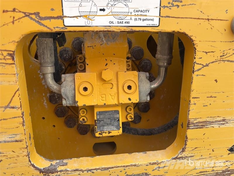 Sakai SV544D Smooth Drum Compactor 单轮压路机