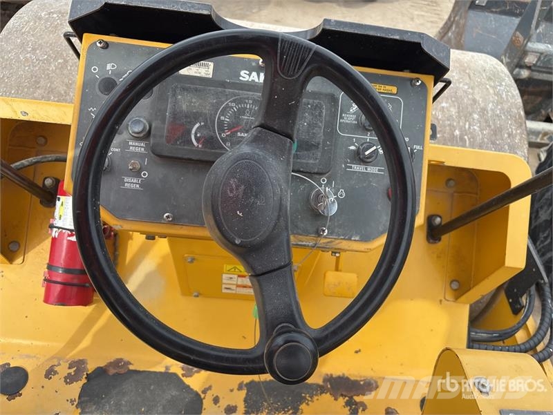 Sakai SV544D Smooth Drum Compactor 单轮压路机
