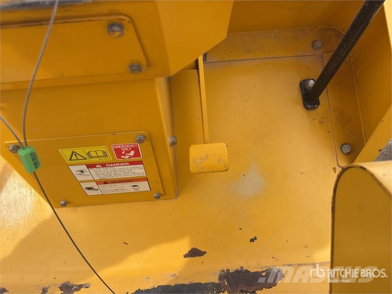 Sakai SV544D Smooth Drum Compactor 单轮压路机