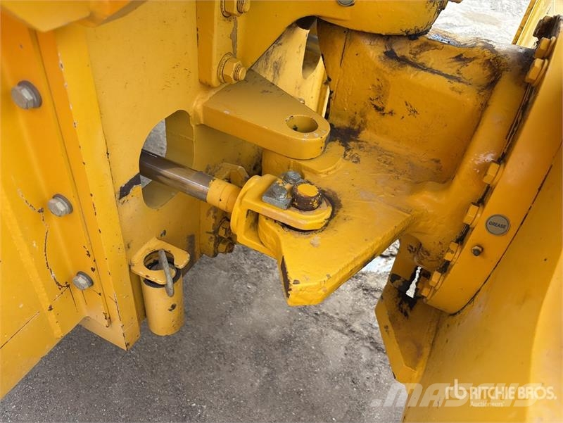 Sakai SV544D Smooth Drum Compactor 单轮压路机