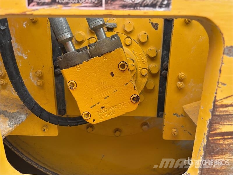Sakai SV544D Smooth Drum Compactor 单轮压路机