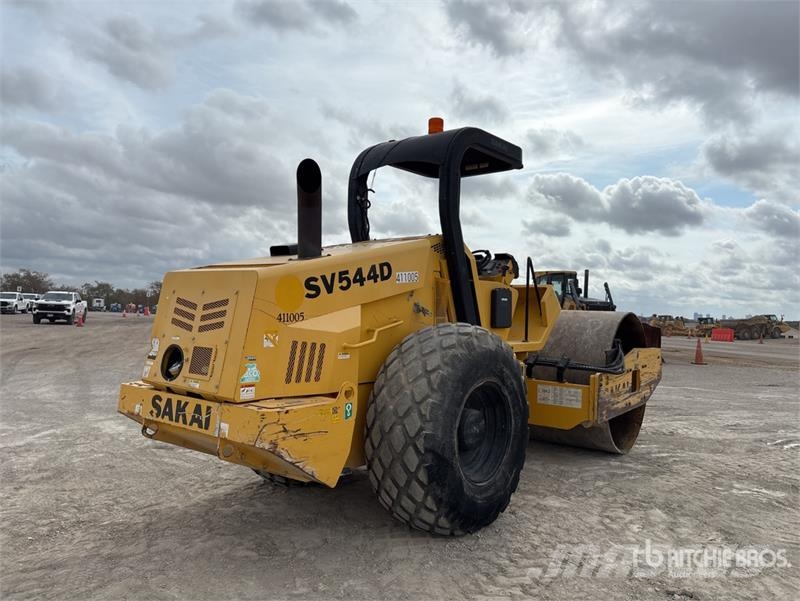 Sakai SV544D Smooth Drum Compactor 单轮压路机