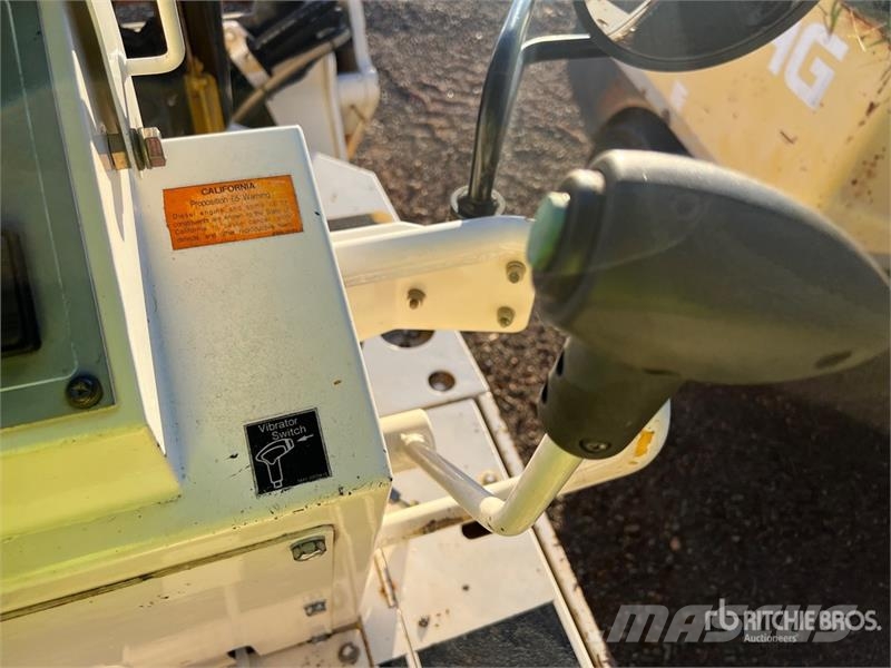 Sakai SW652-1 Double Drum Roller Rolos compactadores de tambor duplo