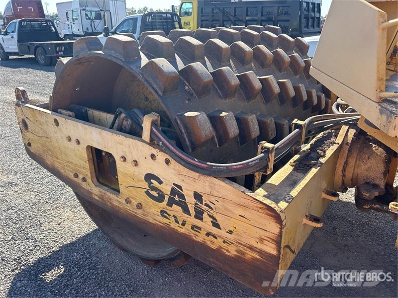  Saki SV505 Padfoot Drum Compactor Single drum rollers