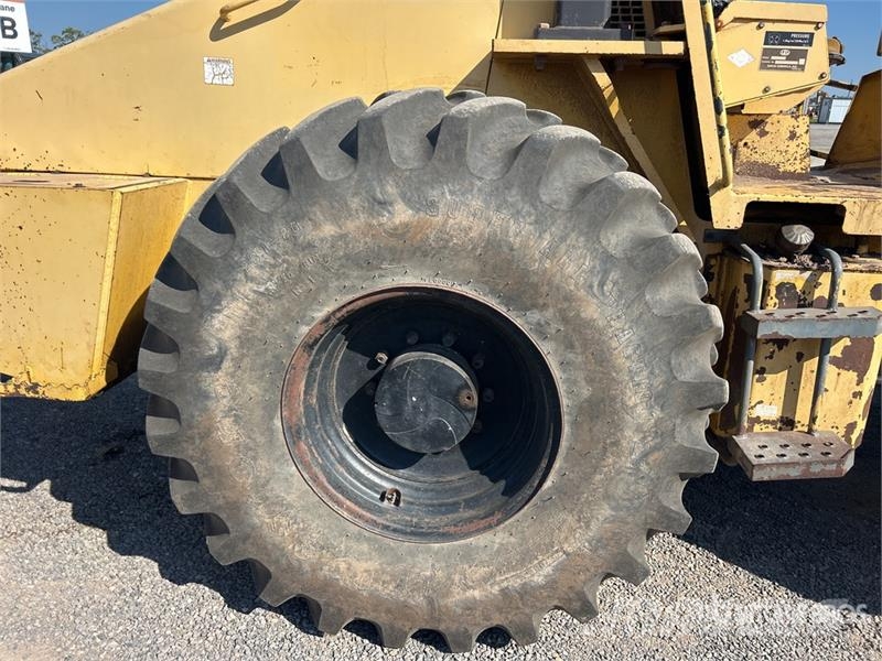  Saki SV505 Padfoot Drum Compactor Single drum rollers