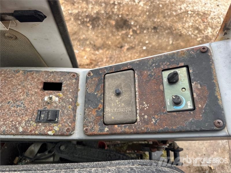 Samsung SE210LC Tracked Excavator Koparki gąsienicowe