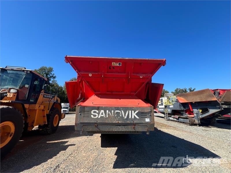Sandvik QE342 Tracked Screen Plant غرابيل
