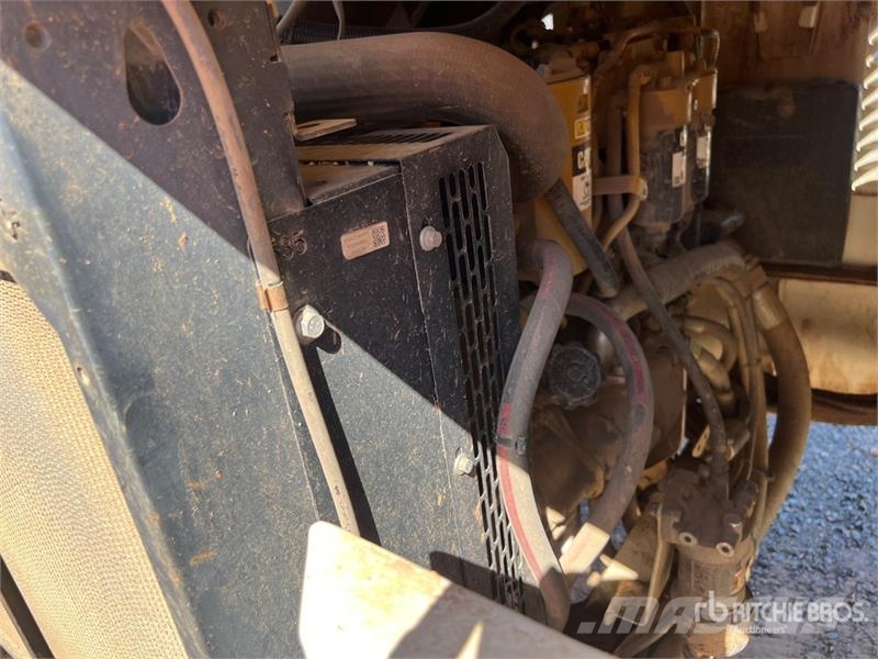 Sandvik QE342 Tracked Screen Plant غرابيل