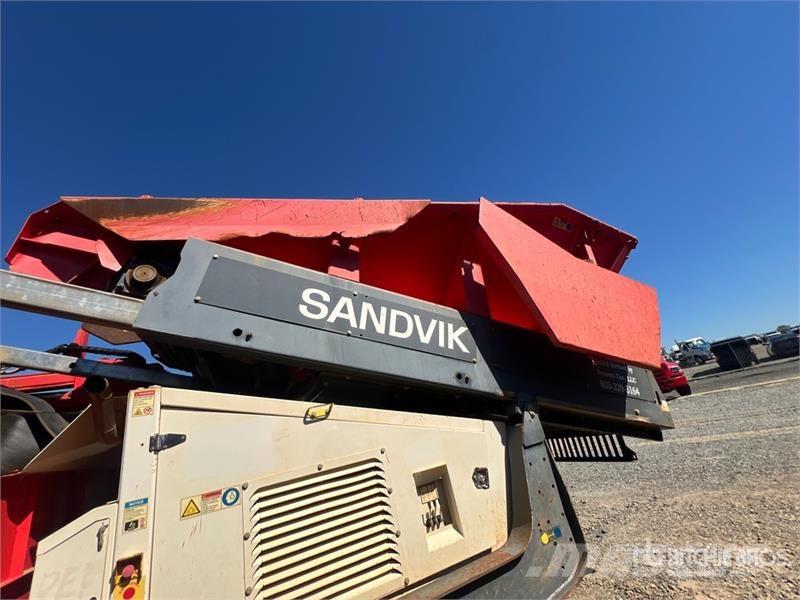 Sandvik QE342 Tracked Screen Plant غرابيل