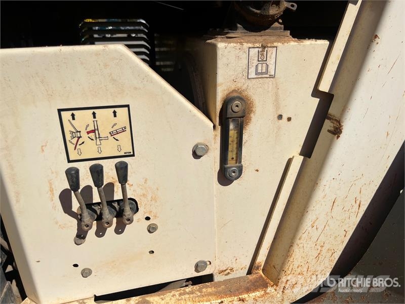 Sandvik QE342 Tracked Screen Plant غرابيل