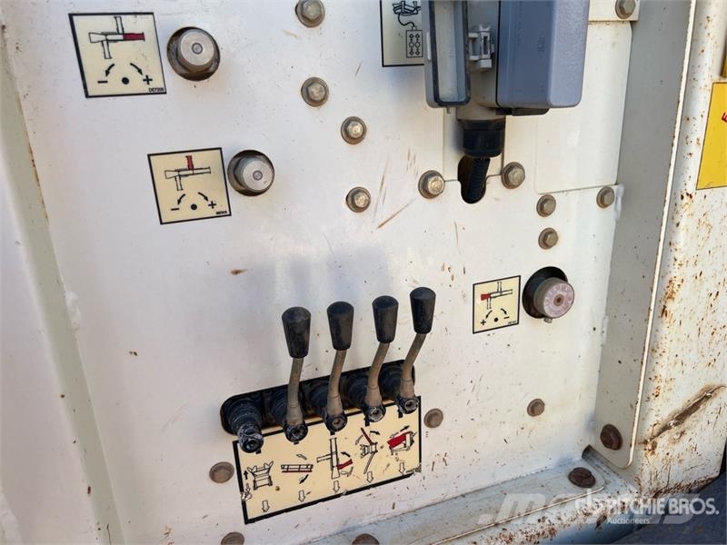 Sandvik QE342 Tracked Screen Plant غرابيل