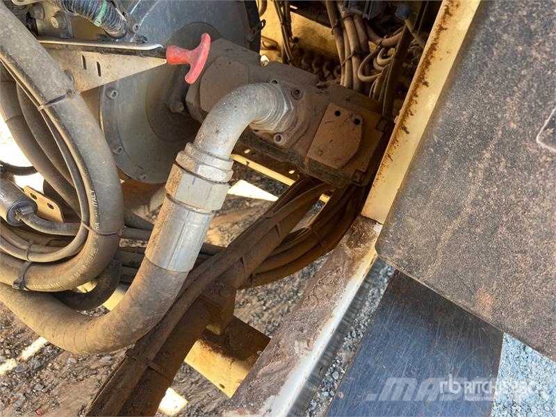 Sandvik QE342 Tracked Screen Plant غرابيل