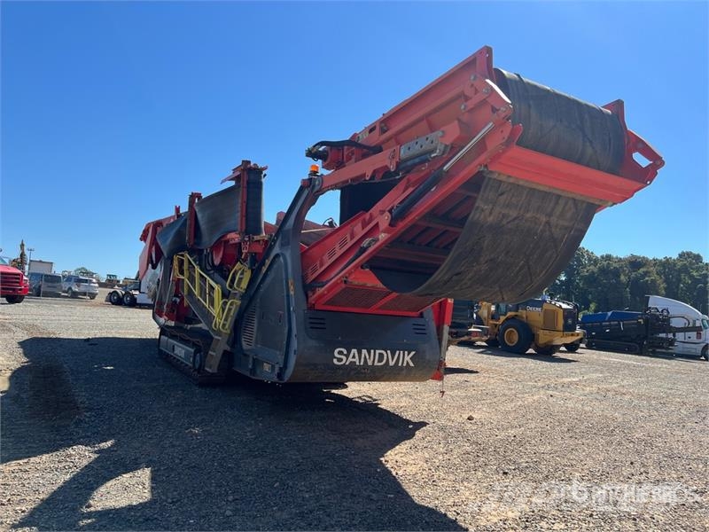 Sandvik QE342 Tracked Screen Plant غرابيل