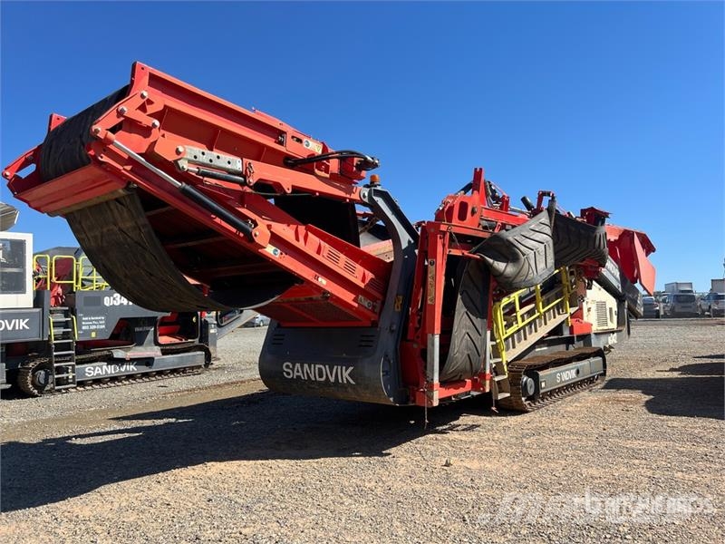 Sandvik QE342 Tracked Screen Plant غرابيل