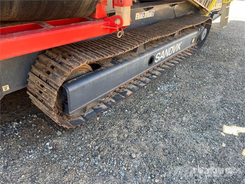 Sandvik QE342 Tracked Screen Plant غرابيل