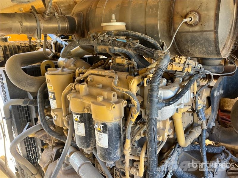 Sandvik QE342 Tracked Screen Plant غرابيل