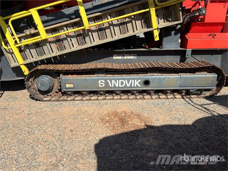 Sandvik QE342 Tracked Screen Plant غرابيل