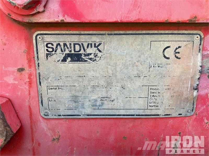 Sandvik QJ341 Tracked Jaw Crushing Plant 골재 플랜트