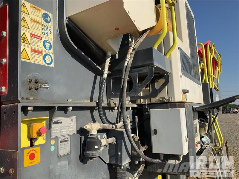 Sandvik QJ341 Tracked Jaw Crushing Plant 골재 플랜트