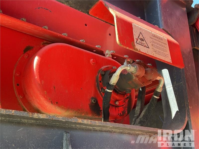 Sandvik QJ341 Tracked Jaw Crushing Plant 골재 플랜트