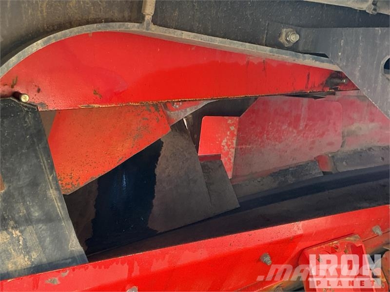 Sandvik QJ341 Tracked Jaw Crushing Plant 골재 플랜트