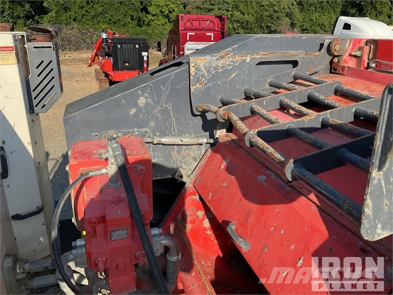 Sandvik QJ341 Tracked Jaw Crushing Plant 골재 플랜트