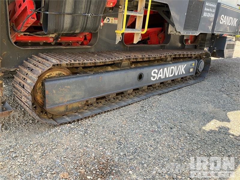Sandvik QJ341 Tracked Jaw Crushing Plant 골재 플랜트