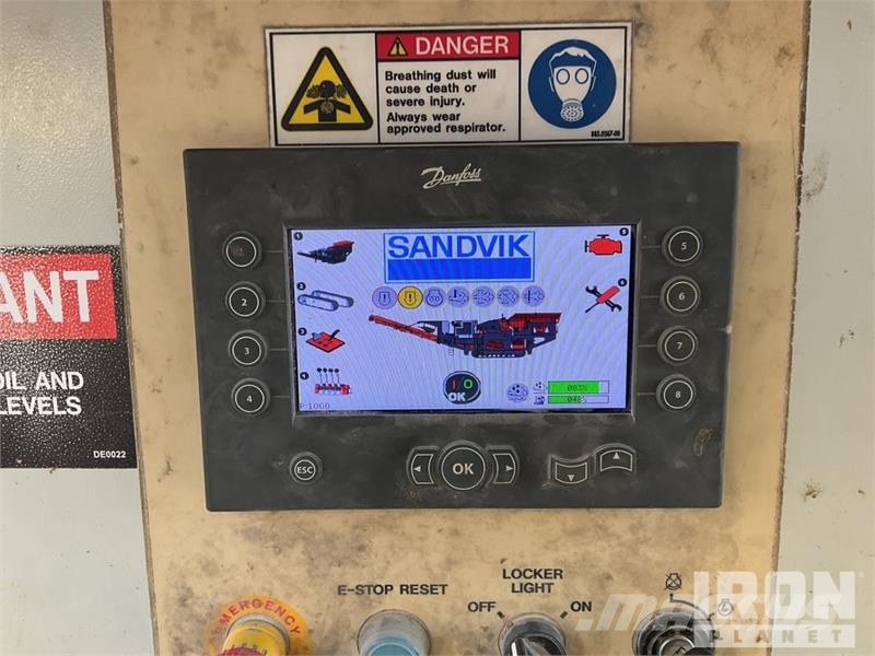 Sandvik QJ341 Tracked Jaw Crushing Plant 골재 플랜트