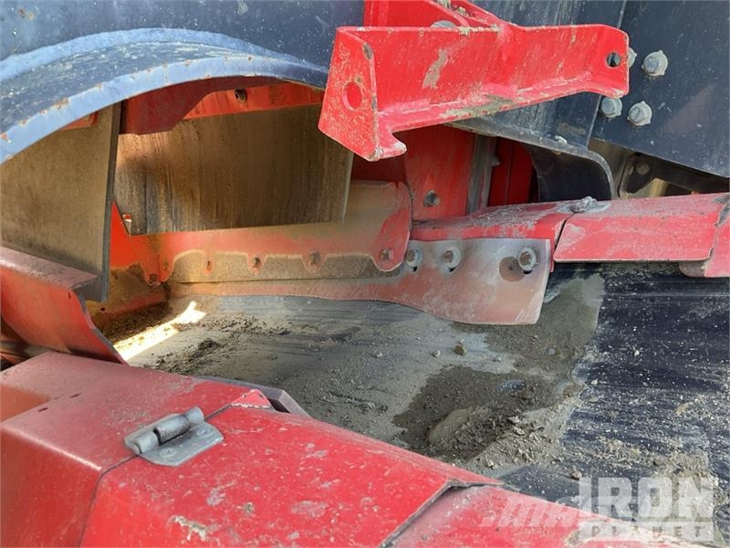 Sandvik QJ341 Tracked Jaw Crushing Plant 골재 플랜트