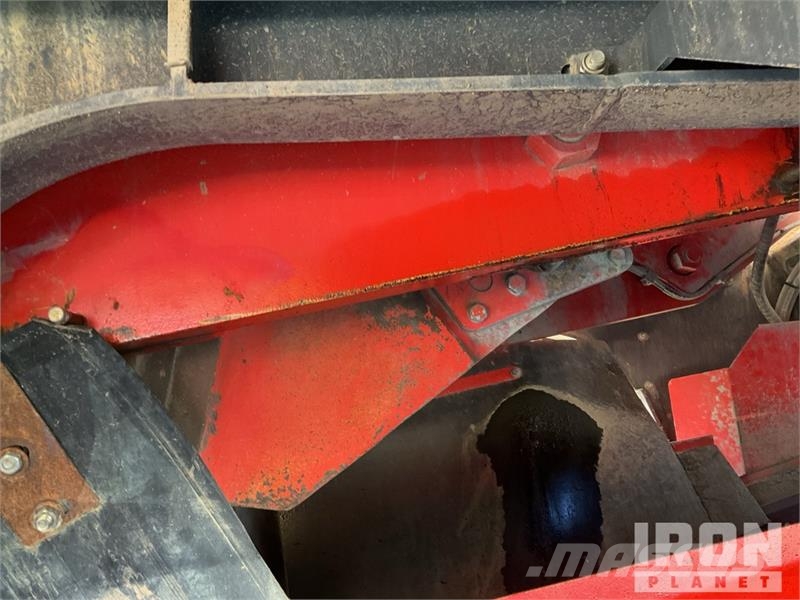 Sandvik QJ341 Tracked Jaw Crushing Plant 골재 플랜트