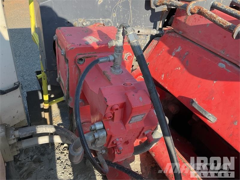 Sandvik QJ341 Tracked Jaw Crushing Plant 골재 플랜트