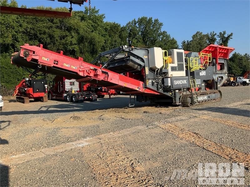 Sandvik QJ341 Tracked Jaw Crushing Plant 골재 플랜트