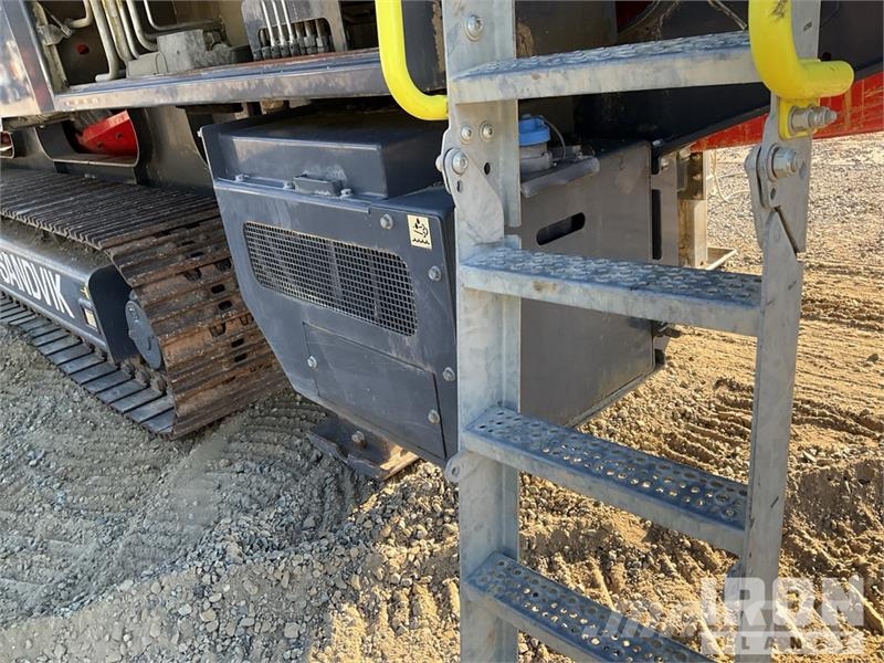 Sandvik QJ341 Tracked Jaw Crushing Plant 골재 플랜트