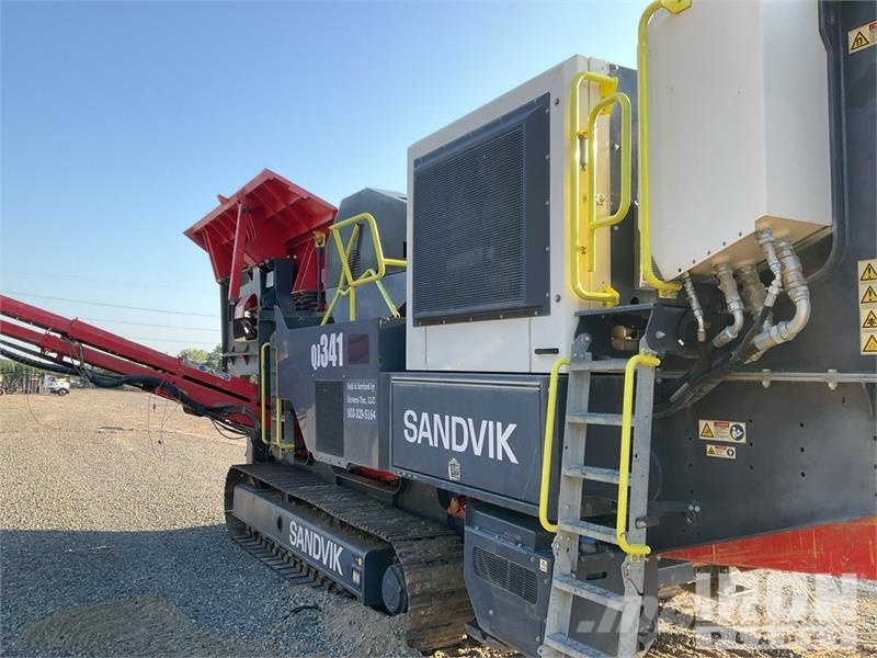 Sandvik QJ341 Tracked Jaw Crushing Plant 골재 플랜트