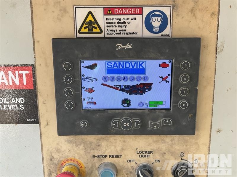 Sandvik QJ341 Tracked Jaw Crushing Plant 골재 플랜트