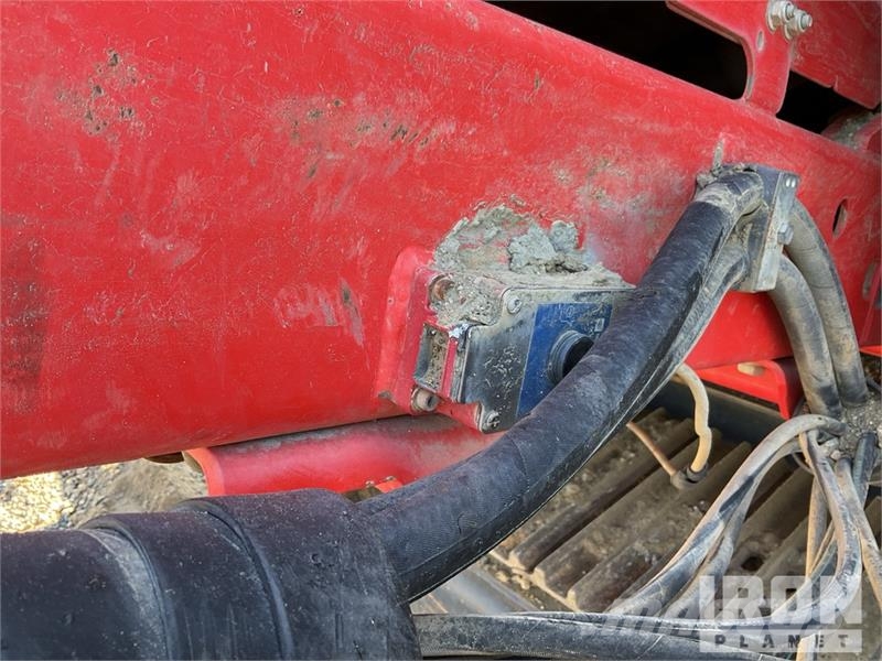 Sandvik QJ341 Tracked Jaw Crushing Plant 골재 플랜트