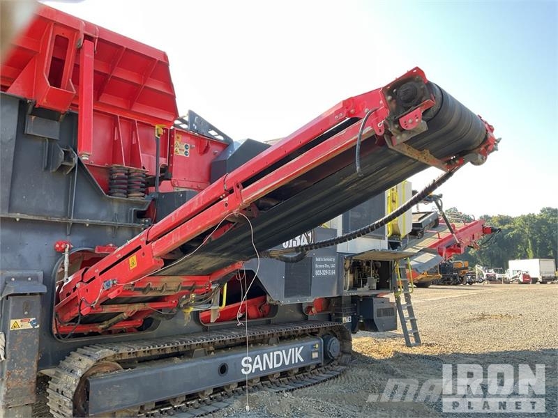 Sandvik QJ341 Tracked Jaw Crushing Plant 골재 플랜트