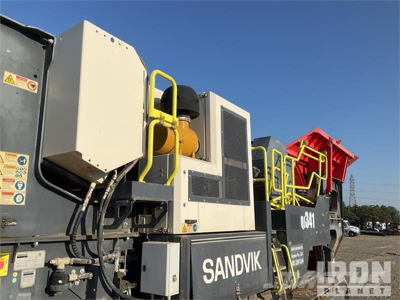 Sandvik QJ341 Tracked Jaw Crushing Plant 골재 플랜트