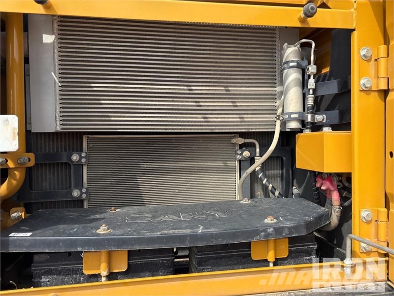 Sany SY225C Tracked Excavator Escavatori cingolati
