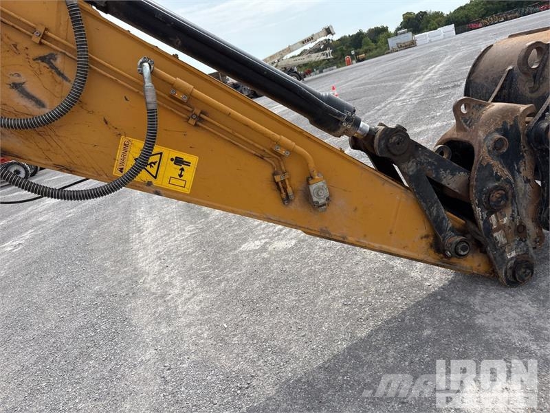 Sany SY225C Tracked Excavator Escavatori cingolati
