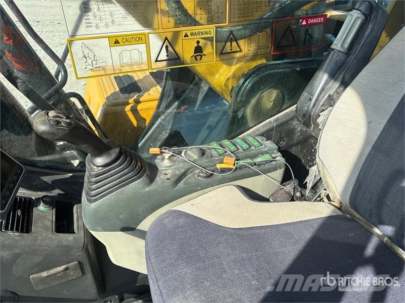 Sany SY225C9C5KL Tracked Excavator Escavadoras de rastos