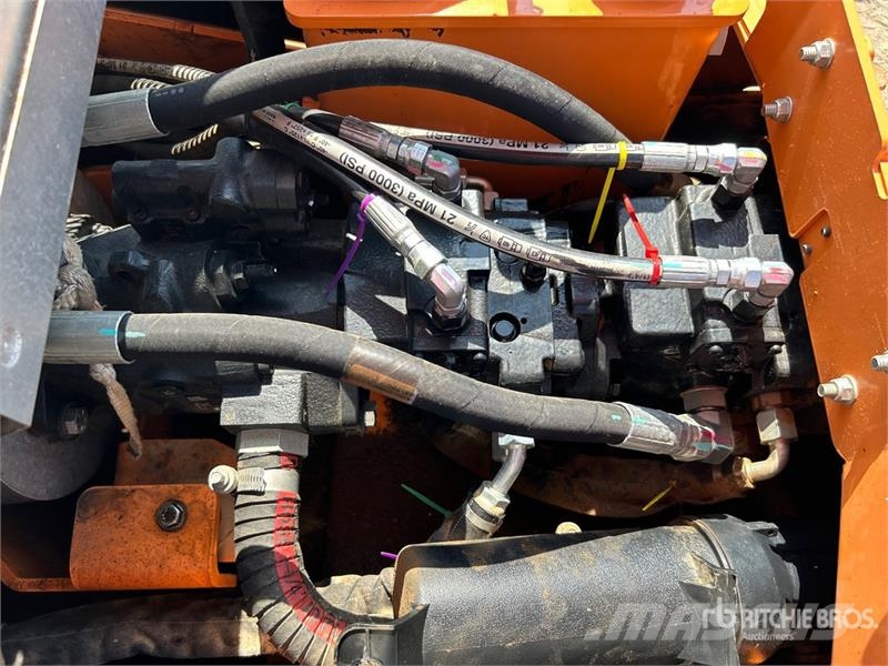 Scag SJ1125-W-40-25KBD Mini Compact Track Loader 스키드로더