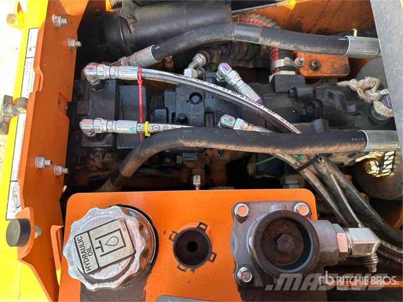 Scag SJ1125-W-40-25KBD Mini Compact Track Loader 스키드로더