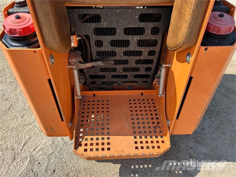 Scag SJ1125-W-40-25KBD Mini Compact Track Loader 스키드로더
