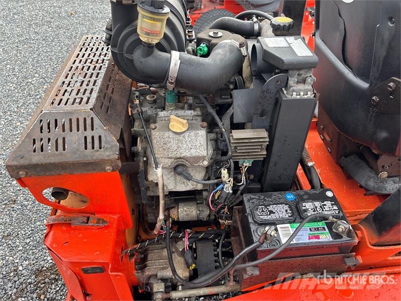 Scag STT-29DF1-SS Ride-On Lawn Mower Самохідні газонокосарки